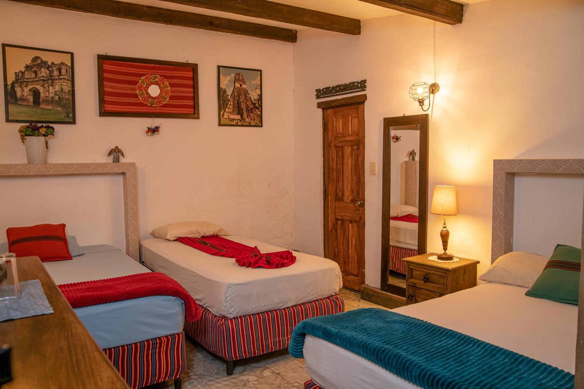 Nikikot Hostel & Hotel Antigua ภายนอก รูปภาพ